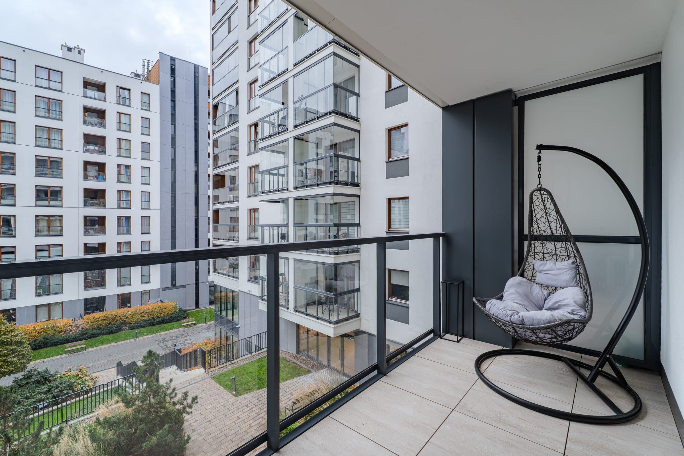 For a corporate client| 3 bedrooms| 80 m2| Grzybowska 85 | AC| Rondo Daszyńskiego — zdjęcie 1